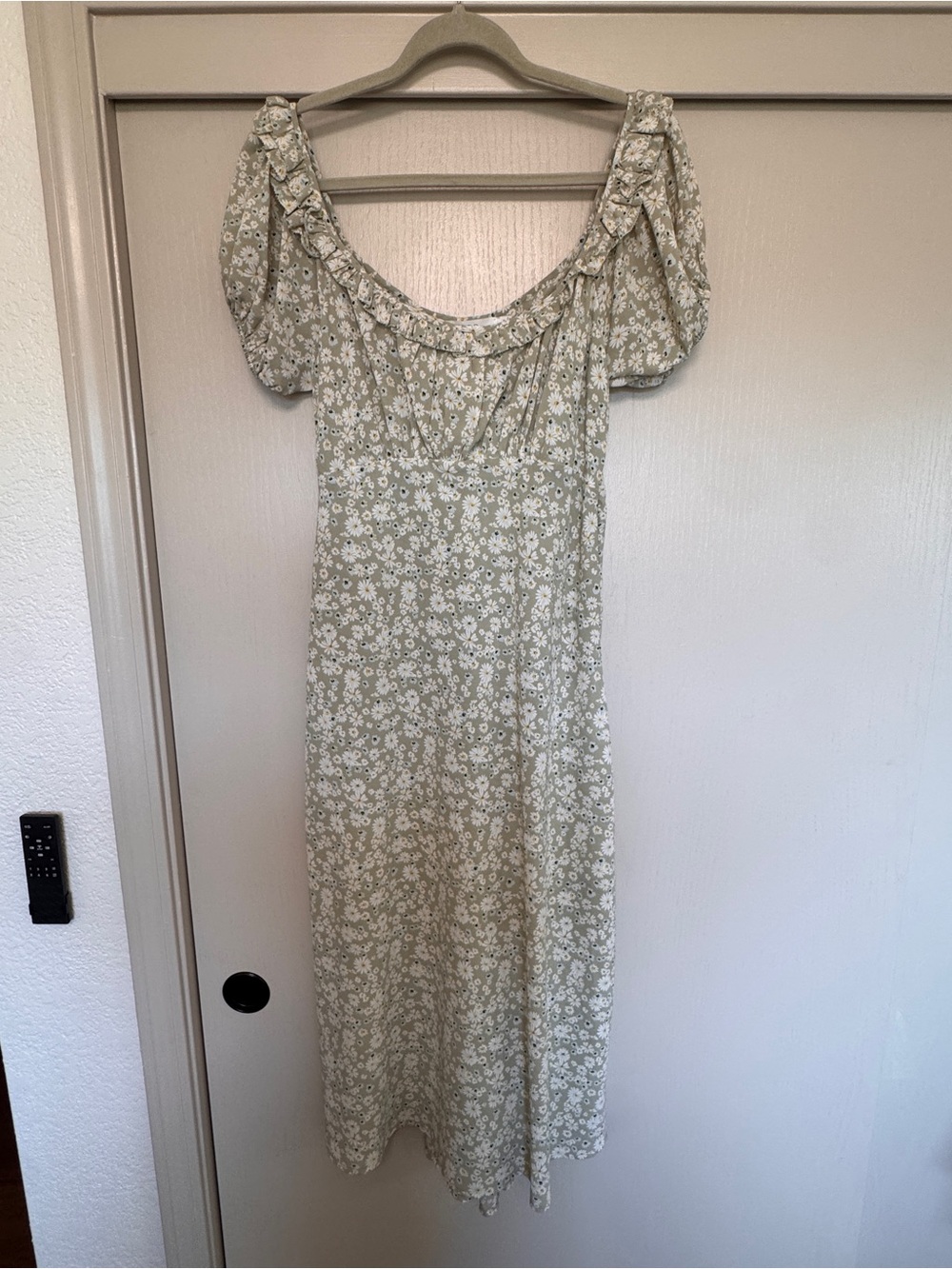 Floral Puff-Sleeve Midi Dress in Sage Green